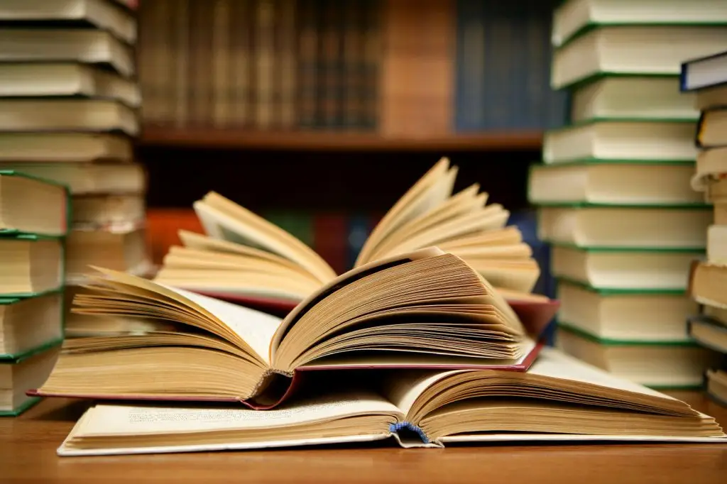 BOOKS TO READ Read Books