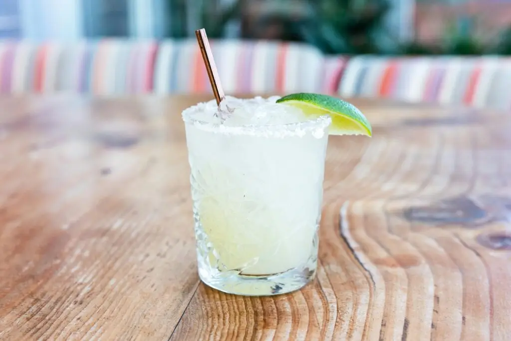 Can Alcohol Addiction Fuel Your Sugar Cravings? Find Out the Best Sugar Cravings Treatments pexels snappr 27626491